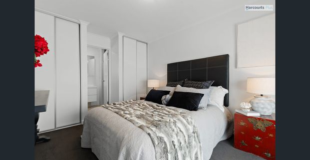 Contemporary Living by the Coast! - Photo 1