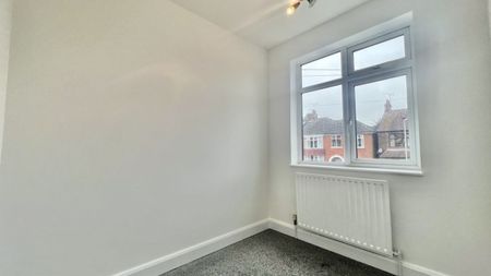 King Edward Street, Scunthorpe - Photo 5