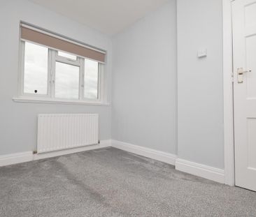 3 bedroom maisonette to rent - Photo 2