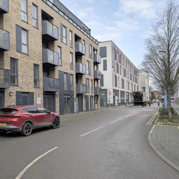 Market Street, Addlestone - 1 bedroomProperty for lettings - Seymours - Photo 1