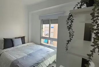 Carrer de Sant Lluís Bertran, Torrent, Valencian Community 46900