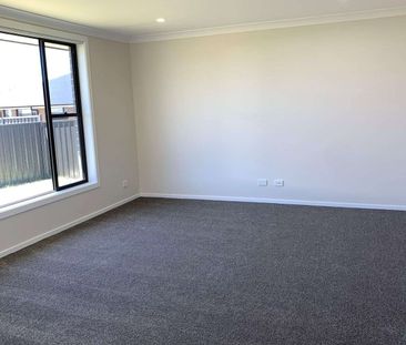 Quiet Location 4 Bedroom Duplex - Photo 3