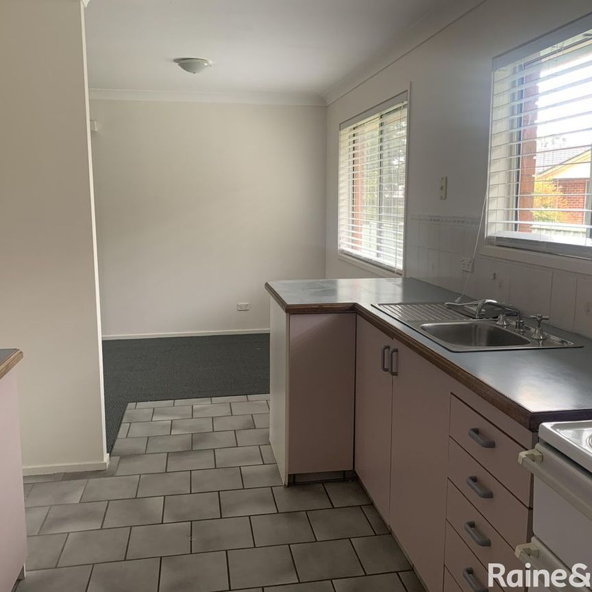 2/29 Campbell Road, Tamworth, NSW 2340 - Photo 1