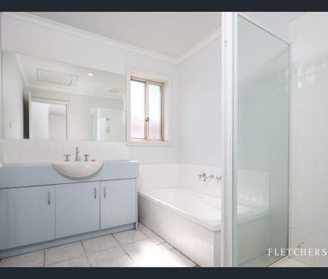 Three Bedroom Townhouse in Prime Location - Photo 4