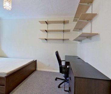 4 bedroom terraced house to rent - Photo 6