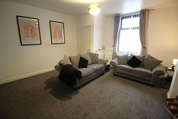 2 bedroom terraced house to rent - Photo 1