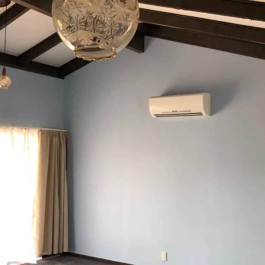 Lovely Three Bedroom Family Home! - Photo 1