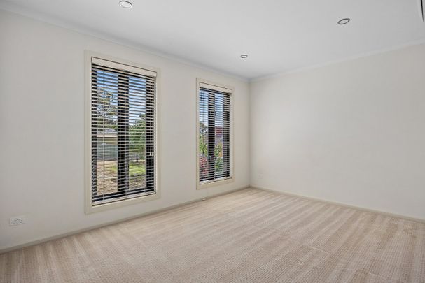 Easy Living in the Heart of Flora Hill - Photo 1