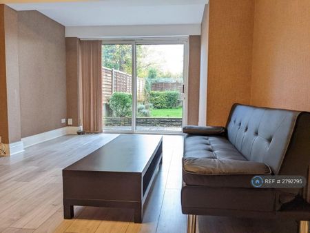 4 bedroom semi-detached house to rent - Photo 2