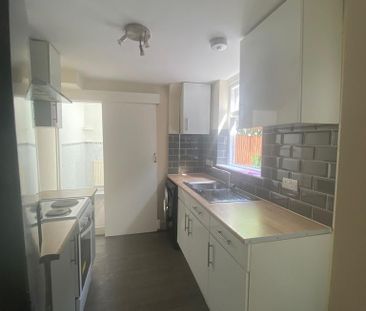2 bedroom terraced house to rent - Photo 5