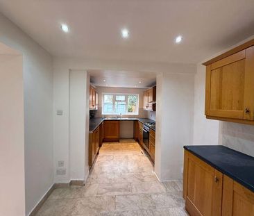 3 bedroom terraced house to rent - Photo 3