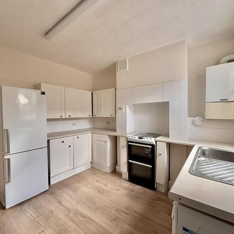 2 bedroom terraced house to rent - Photo 1