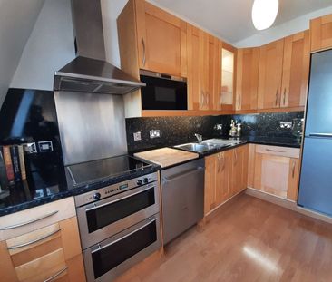 2 Bed Penthouse, Gloucester Avenue, NW1 - Photo 3