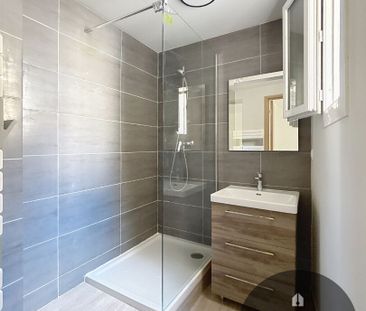A LOUER AVIGNON INTRAMUROS (84000) : T2 non meublé 42.53m² - climat... - Photo 5