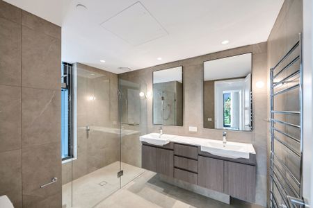 Living at its finest - Brand new one bedroom apartment - Photo 3