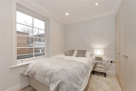 3 bedroom flat in Islington - Photo 3