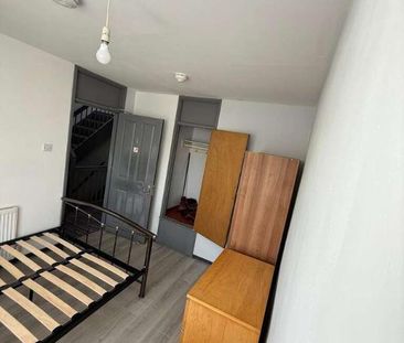 Little Lullaway, Basildon, SS15 - Photo 2