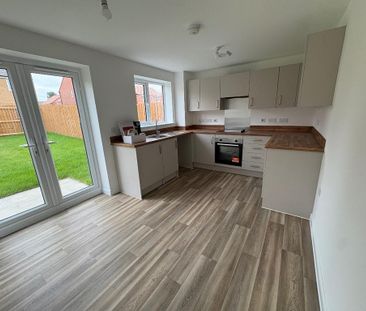 3 bedroom semi-detached house to rent - Photo 4