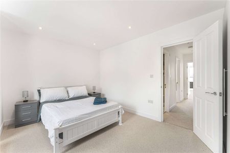 Recently built four bedroom family house in a great location. - Photo 5