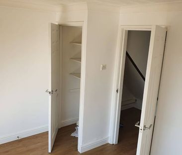 2 Bed Flat, Taranto Road, SO16 - Photo 1