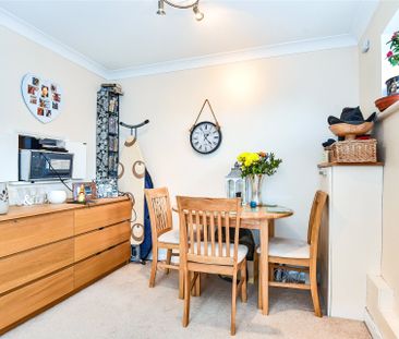 1 bedroom Flat in Oakfields, Camberley - Photo 2