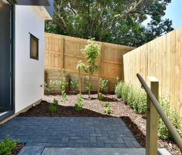 Modern Living in Central Location - Photo 4