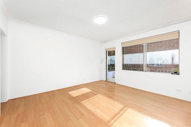Renovated 2 Bedrooms Unit In The Heart of Homebush West - Photo 1
