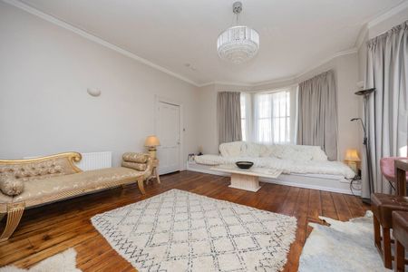 2 Bed Flat, St Aubyns, BN3 - Photo 3