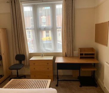 4 bedroom house - Photo 5