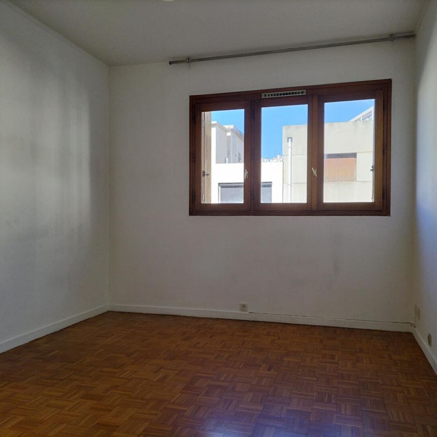 Appartement 4 pièces 88m2 MARSEILLE 8EME 1 045 euros - Photo 1