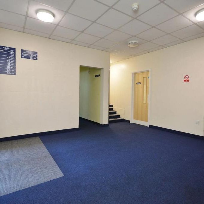 6 bedroom flat to rent - Photo 1