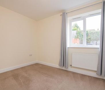 1 bedroom ground floor flat to rent - Photo 2