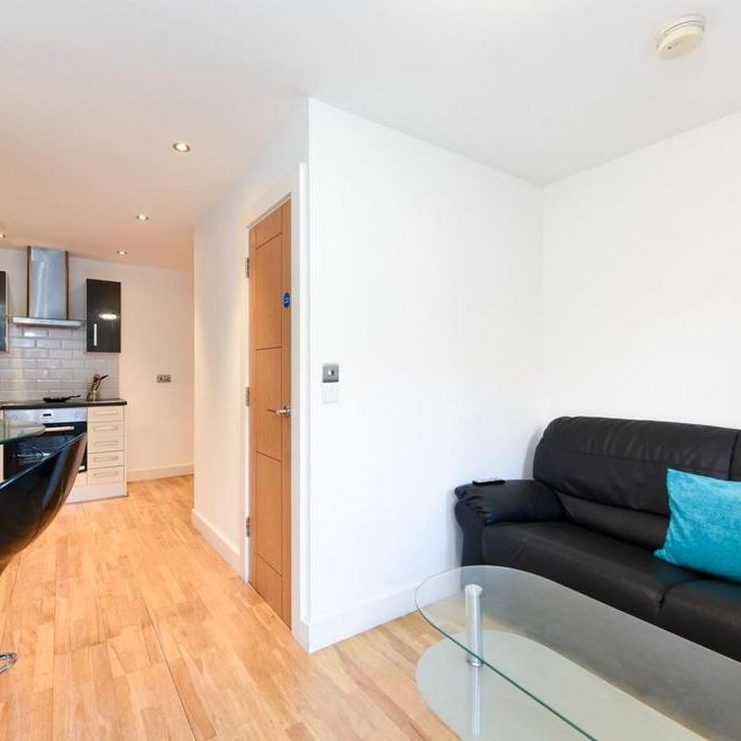 Studio to rent - Photo 1