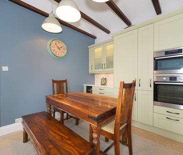 2 Bed Penthouse, Worple Road, SW19 - Photo 4