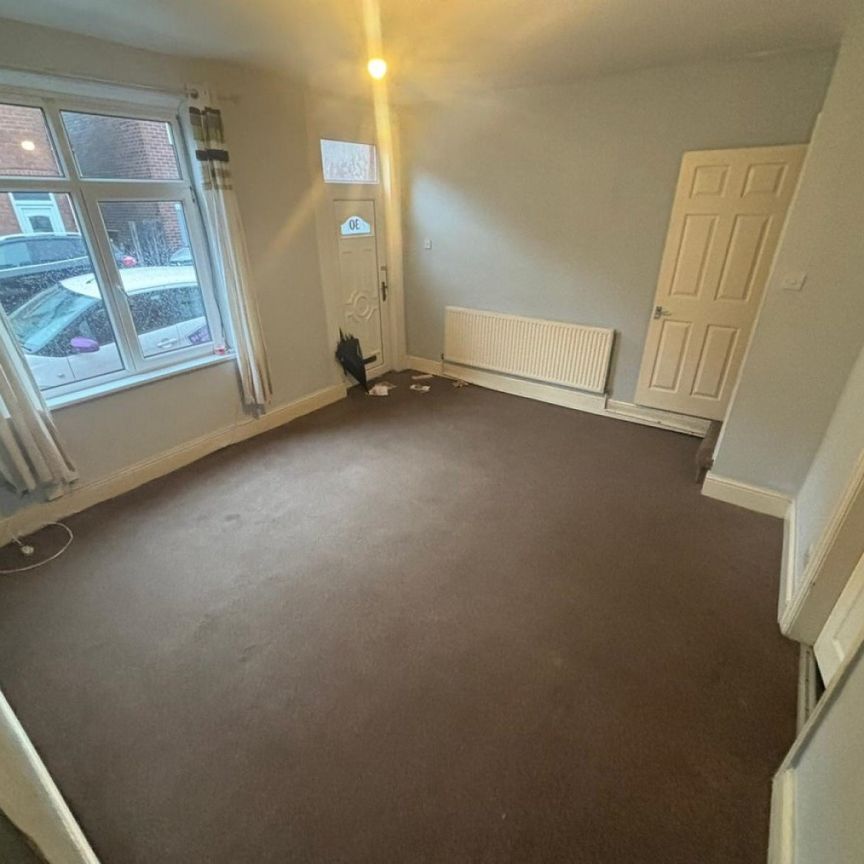 3 bed Terraced - To Let - Photo 1