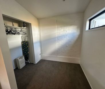 Spacious 1-Bedroom Residence in Beach Haven - Photo 1