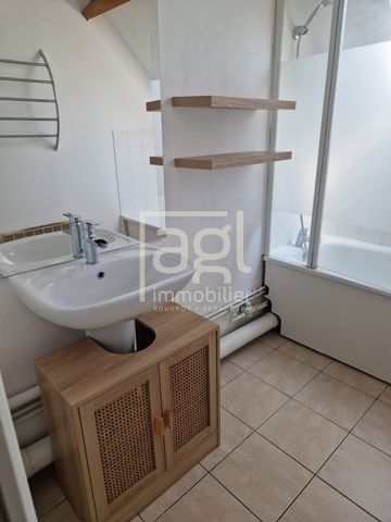 Location Appartement 5 pièces 86m² BERGUES 59380 - Photo 2