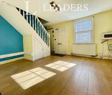 2 bedroom terraced to rent High Street, Kelvedon - Photo 1