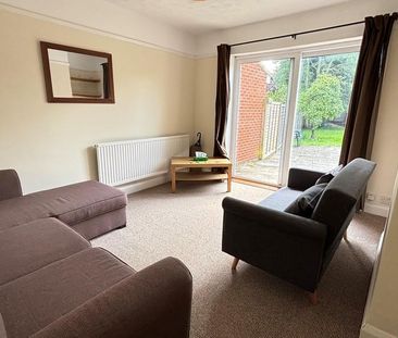 4 bedroom semi-detached house to rent - Photo 1