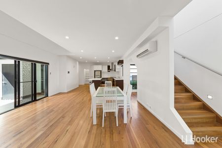 79 Patrick White Circuit, Franklin ACT, Belconnen - Photo 2