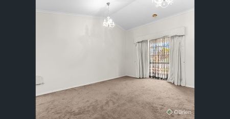 OUTDOOR ENTERTAINING - QUIET CUL-DE-SAC POSITION - Photo 3