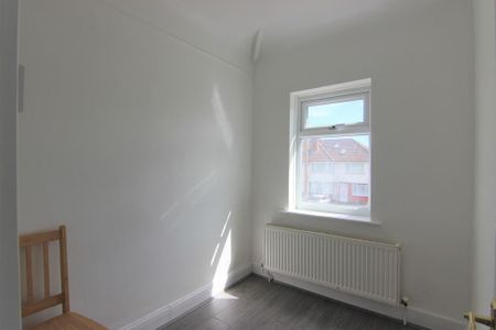 4 bedroom terraced house to rent - Photo 2