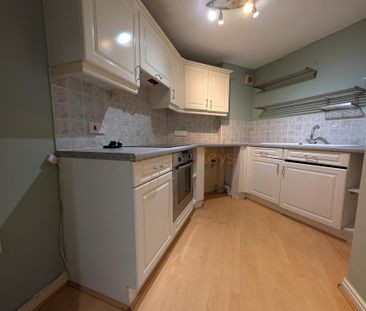 2 bedroom ground floor flat to rent - Photo 3