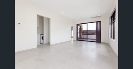 Top Floor Contemporary Living - Photo 2