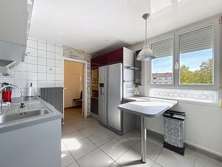 Appartement à louer - REIMS -PROX BVD POMMERY- RUE DE L'ADRIATIQUE - Photo 5