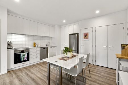 Immaculate Ground Floor One Bedroom Apartment - Photo 5