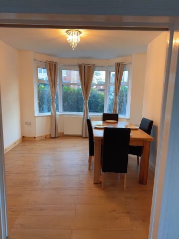 Room in a Shared House, Clarendon Road, M16 - Photo 2