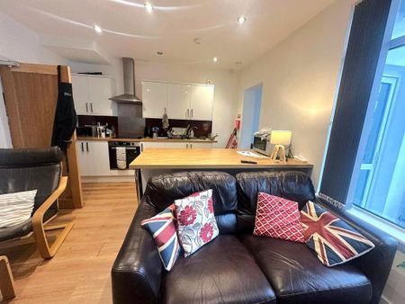 3 bedroom terraced house to rent - Photo 2