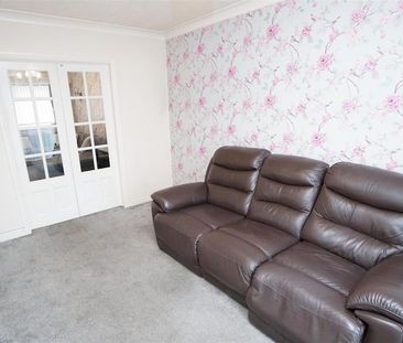 5 bedroom semi-detached house to rent - Photo 2