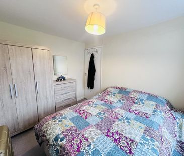 2 bedroom detached bungalow to rent - Photo 3